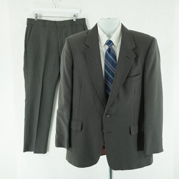 Levi Strauss‎ & Co Polyester Gray Business Class 2 Button 2 Piece Suit 40R 34/29 - Picture 1 of 15